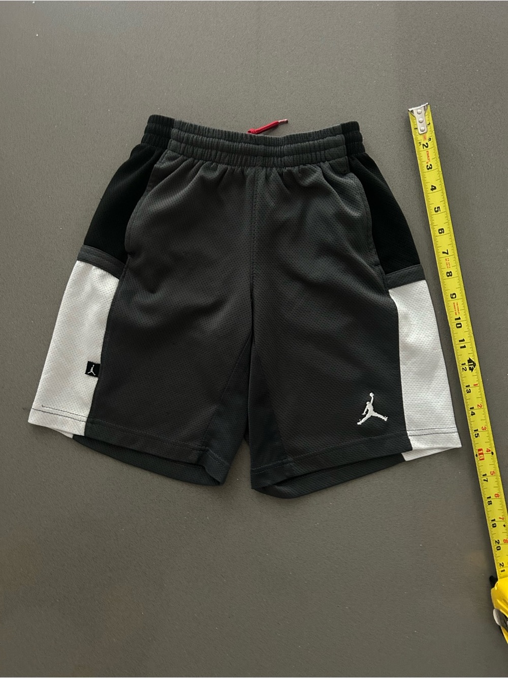 Jordan Boys Gray Basketball Shorts Size 8-10…